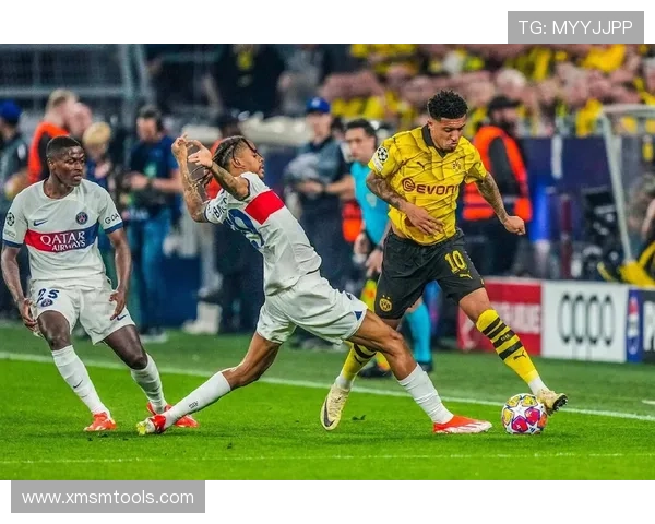 足球巨星精彩带球过人瞬间回顾与技巧分析